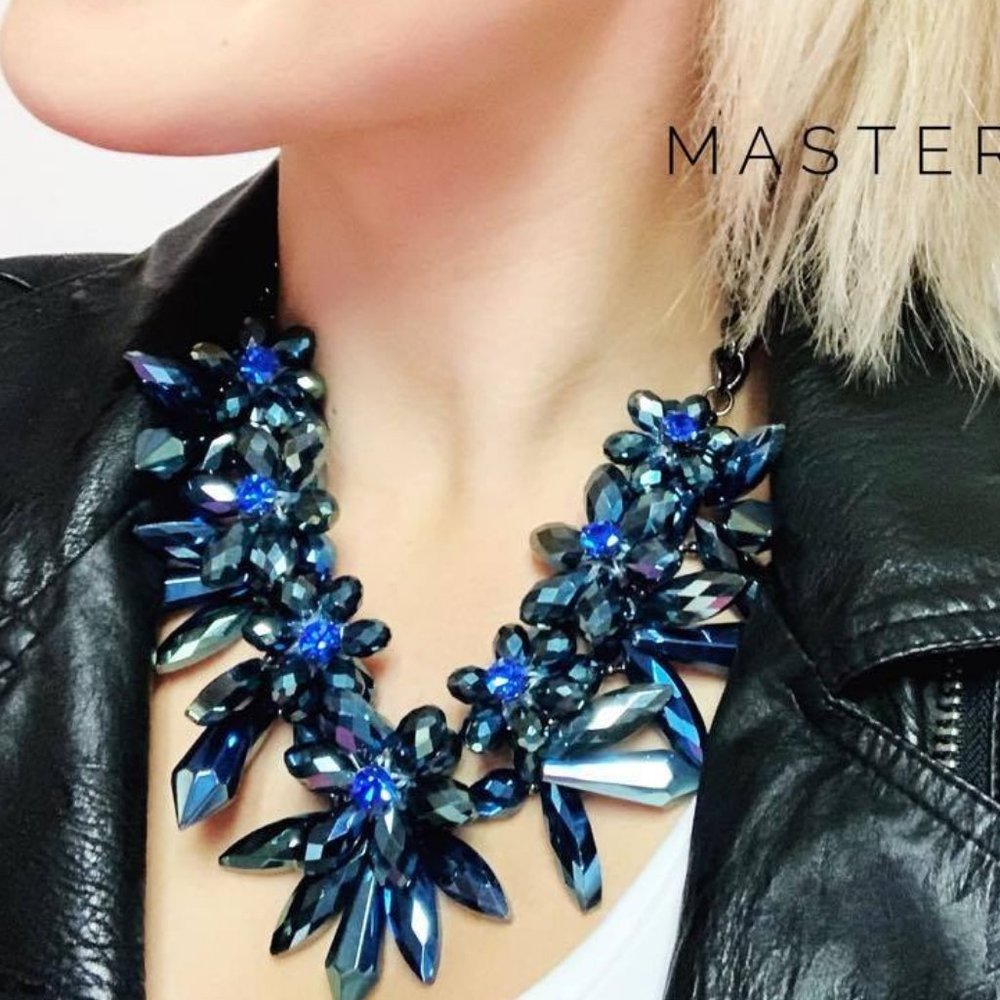 Park Lane Necklace As New Vibrant Iridenscent Blue